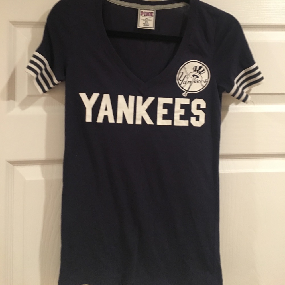 Vs pink Yankees baseball T-shirt