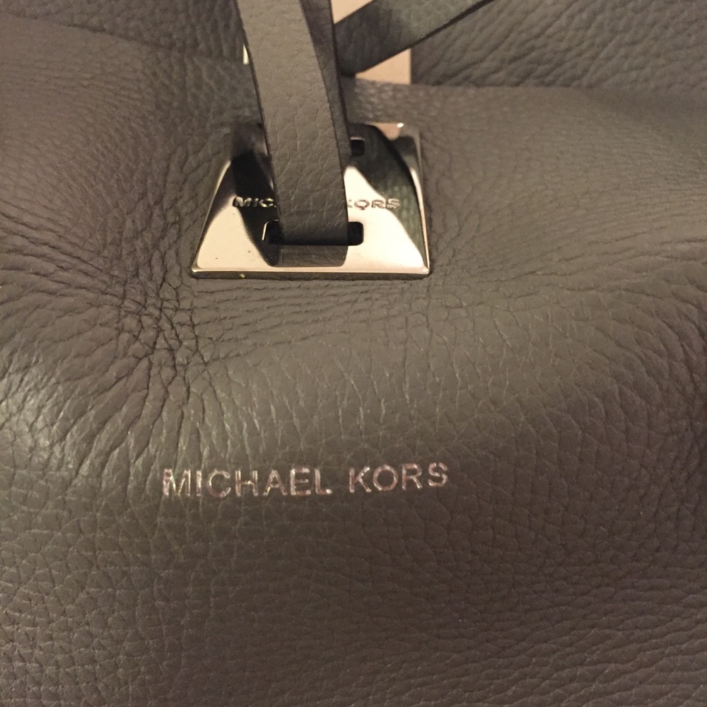 SOLD Michael Kors Collection Miranda Tote - Picture 4 of 8