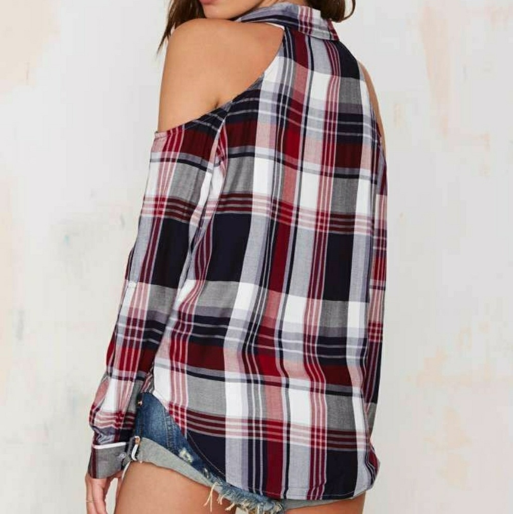🔥HOST PICK- Street Style🔥Cold Shoulder Top - Picture 2 of 4