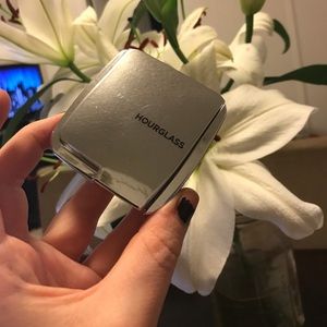 HOURGLASS AMBIENT STROBE INCANDESCENT LIGHT