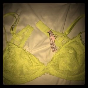 NWOT Victoria's Secret Bralette Size Large