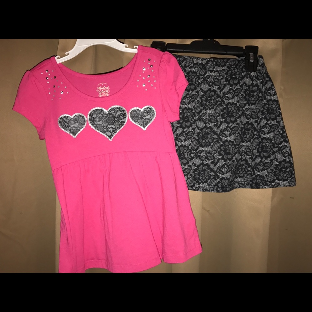2 GIRLS SKIRT OUTFITS