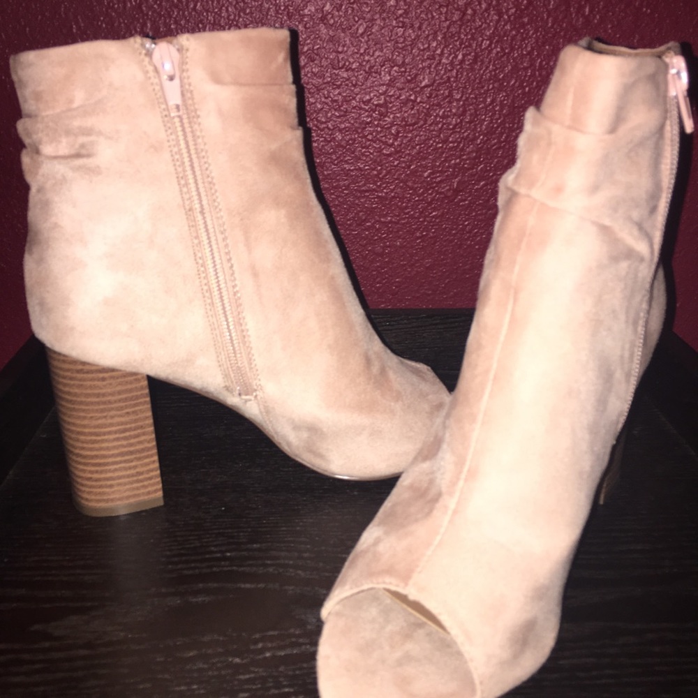 Tan ankle boots open toed