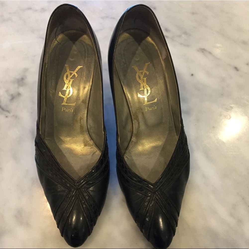 Vintage YSL Pumps in black leather - Picture 2 of 3