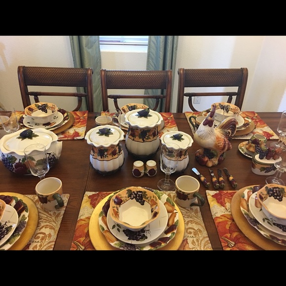 Eight persons dinner set - Picture 1 of 4