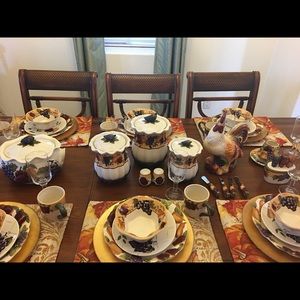 Eight persons dinner set