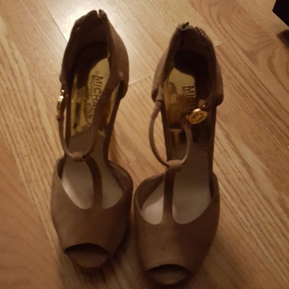 Michael Kors shoes - Picture 2 of 3