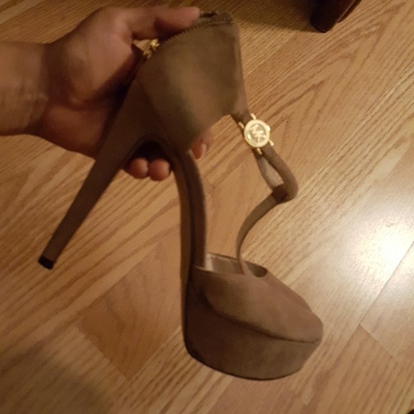 Michael Kors shoes - Picture 3 of 3