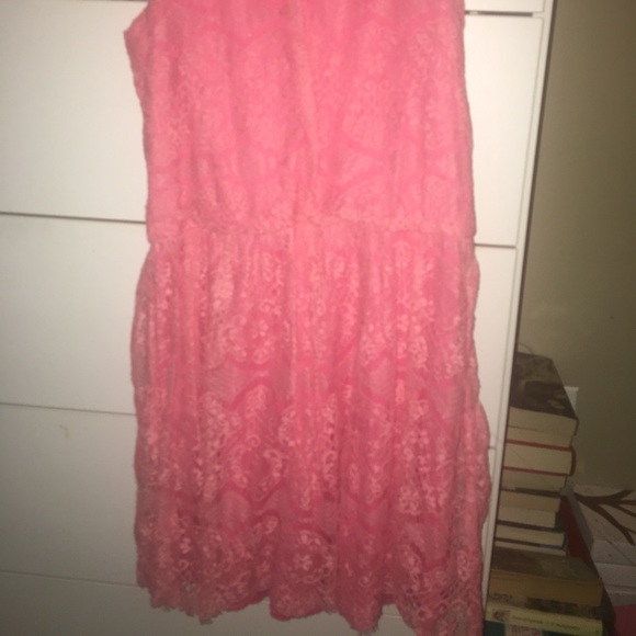 Cute pink dress with cute lace detail!! - Picture 2 of 3