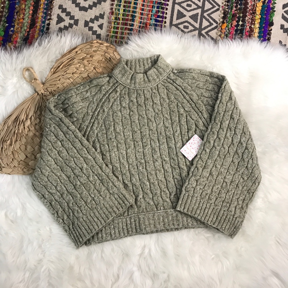 FP NWT moss chunky cable knit bell sleeve sweater