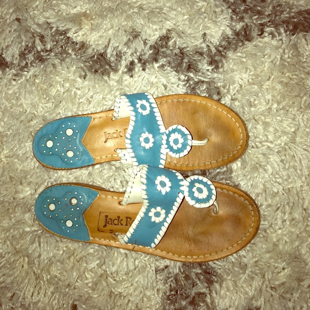 Jack Rogers worn a couple times open to offers😽😽