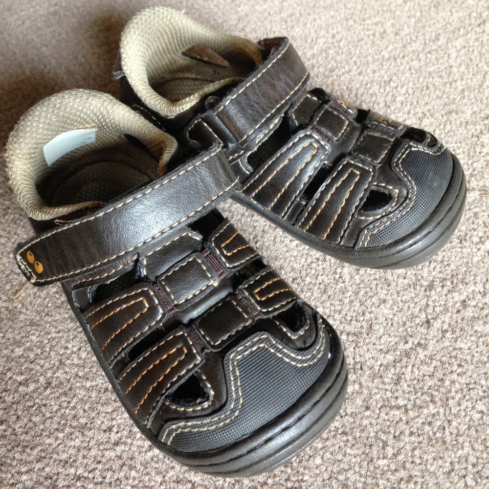 😊 Great little Surprize sandals