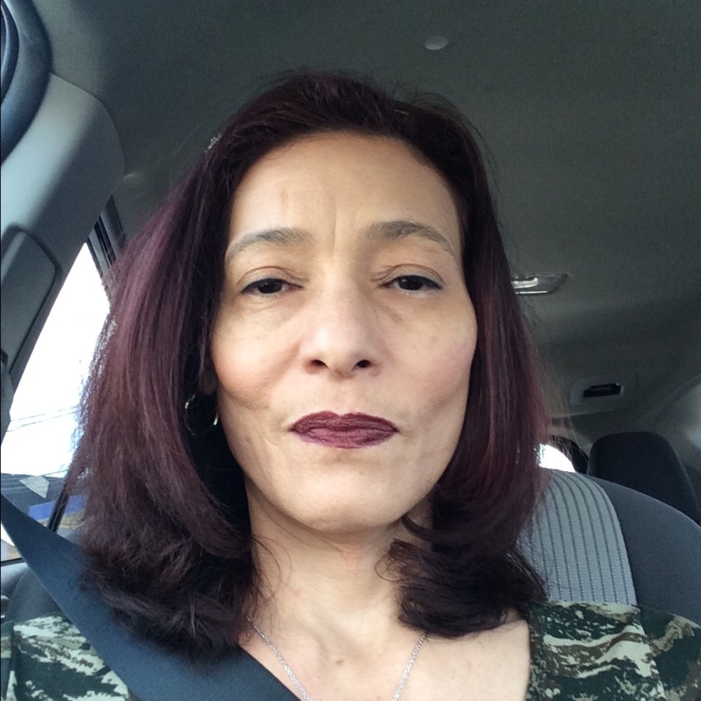 Meet your Posher, Elizabeth