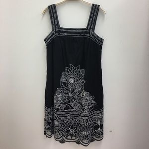 BCBGMAXAZRIA  Embroidered summer dress
