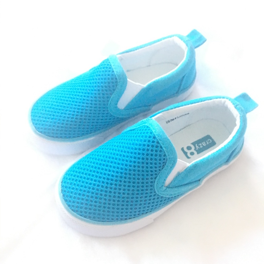 🌟SALE🌟CUTE & COMFY. Light weight w/rubber soles