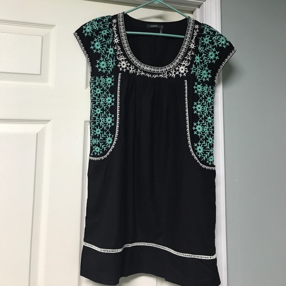 Theme peasant embroidery dress