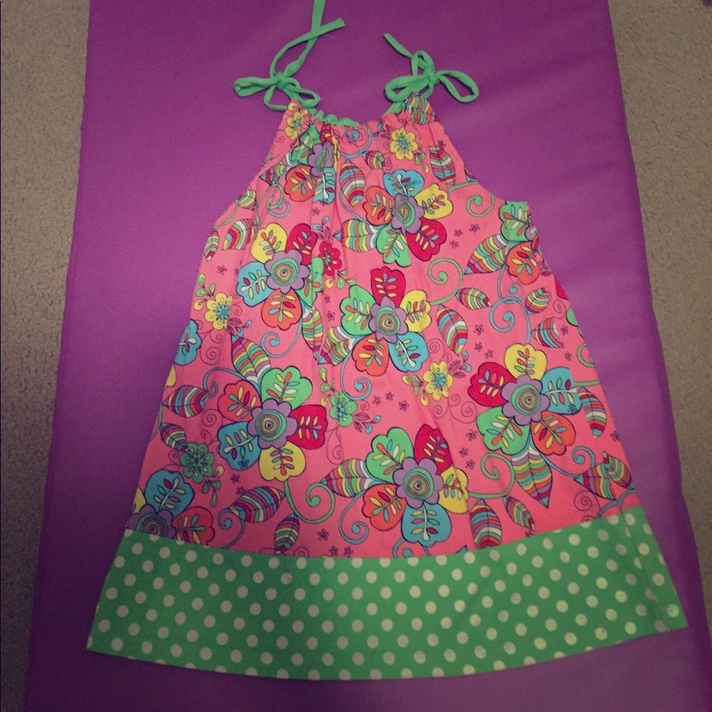 Super colorful girls dress.very good condition.