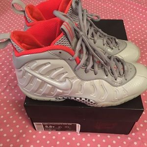 Glow in the dark bottoms Nike Posite