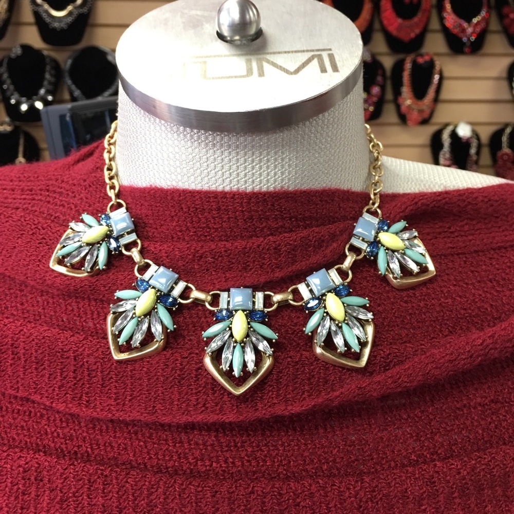 Antique Look Crystal Necklace Set/Multi Color