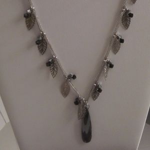 SWAROVSKI AUSTRIAN CRYSTAL NECKLACE NWTS $35 B326