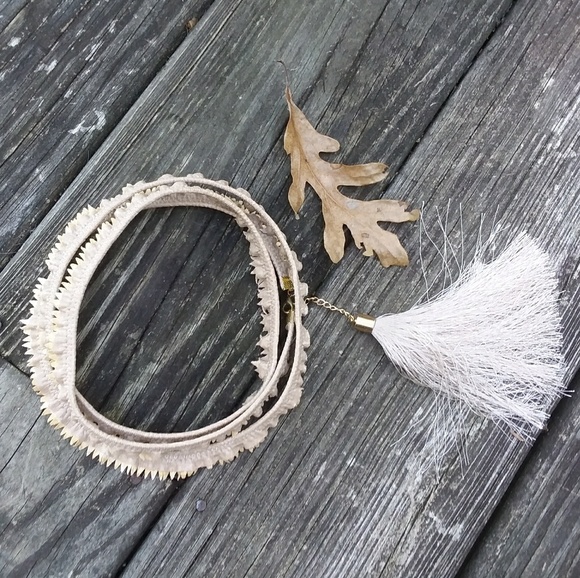 Triple wrap tan Leather RUFFLE tassel CHOKER neckl - Picture 4 of 6