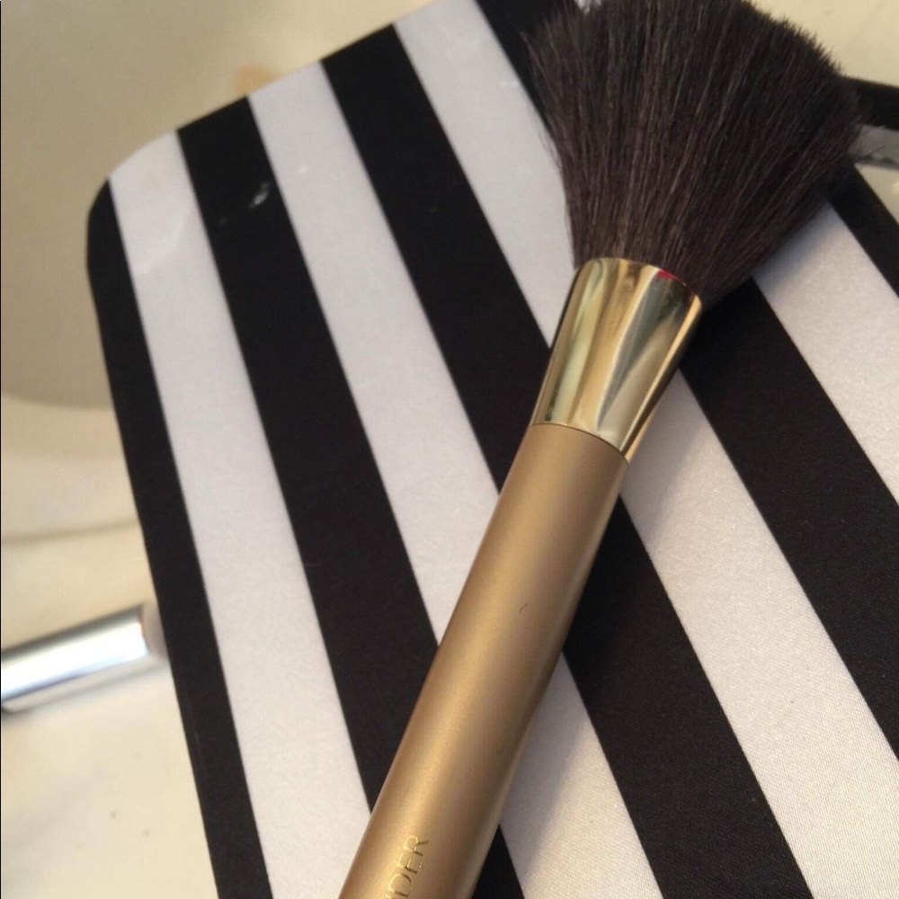 Estee lauder makeup brush