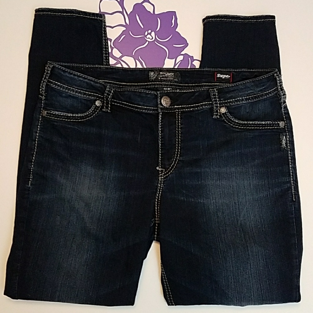 Silver Jeans Suki skinny leg jeans.           0100