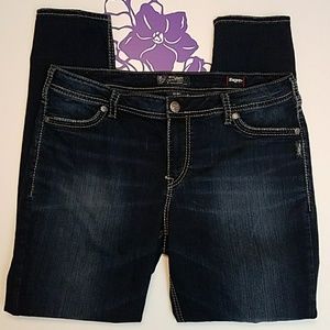 Silver Jeans Suki skinny leg jeans.           0100