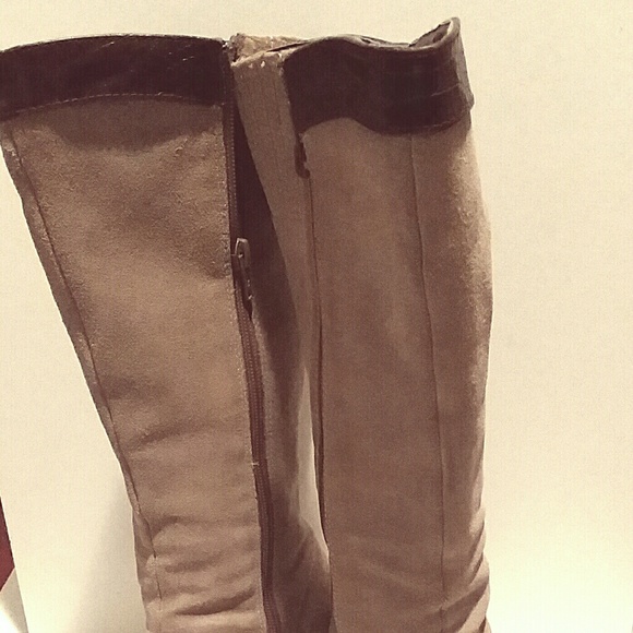 Boots - Picture 2 of 5