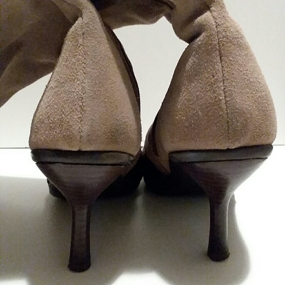 Boots - Picture 3 of 5