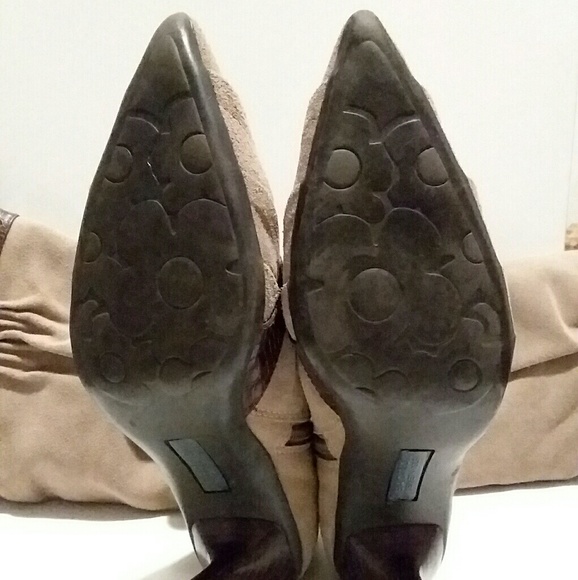 Boots - Picture 4 of 5