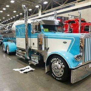 Meet your Posher, Mikel