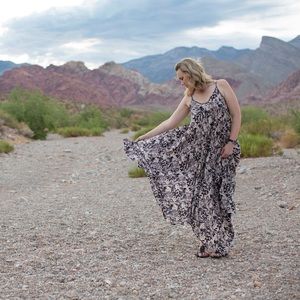 Black & Beige Floral Flowy Maxi Dress