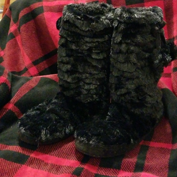 🔴Pom Pom Slipper Boots🔴 - Picture 1 of 6