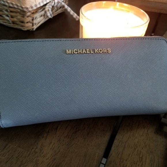 MK Purse and MK Wallet - Picture 6 of 7