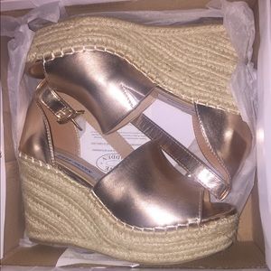 Rose gold Steve Madden wedges