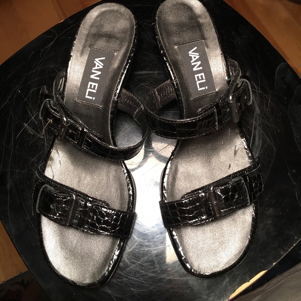 Vaneli patent leather sandal slides. 6.5. NIB.