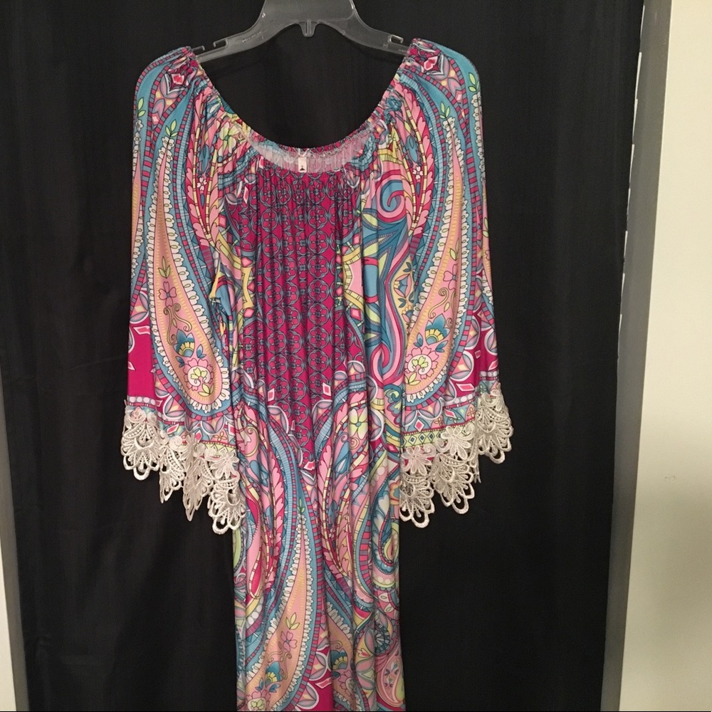 Very cute and colorful boutique dress💗💙💜💚