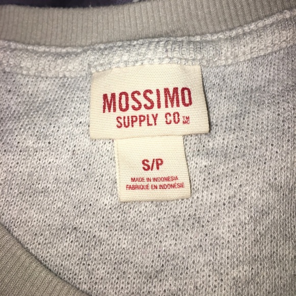 Simple gray sweater - Picture 3 of 4