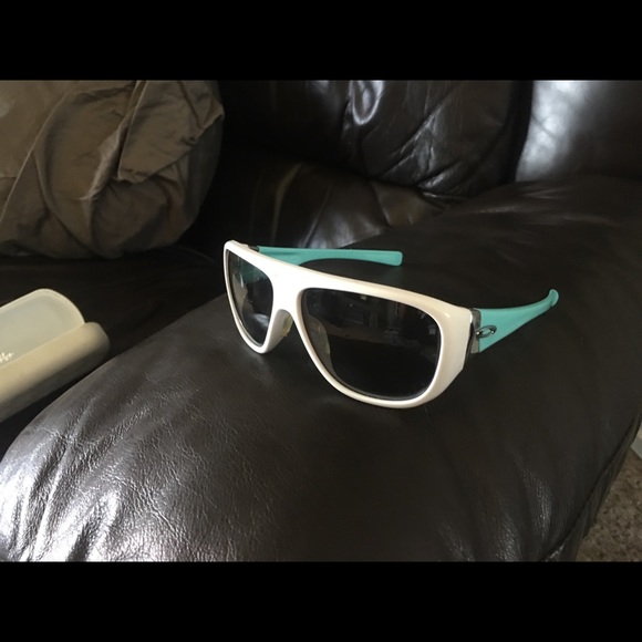 Oakley Accessories - Oakley sunglasses