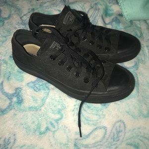 Black Converse OFFERS ARE USUALLY ACCEPTED
