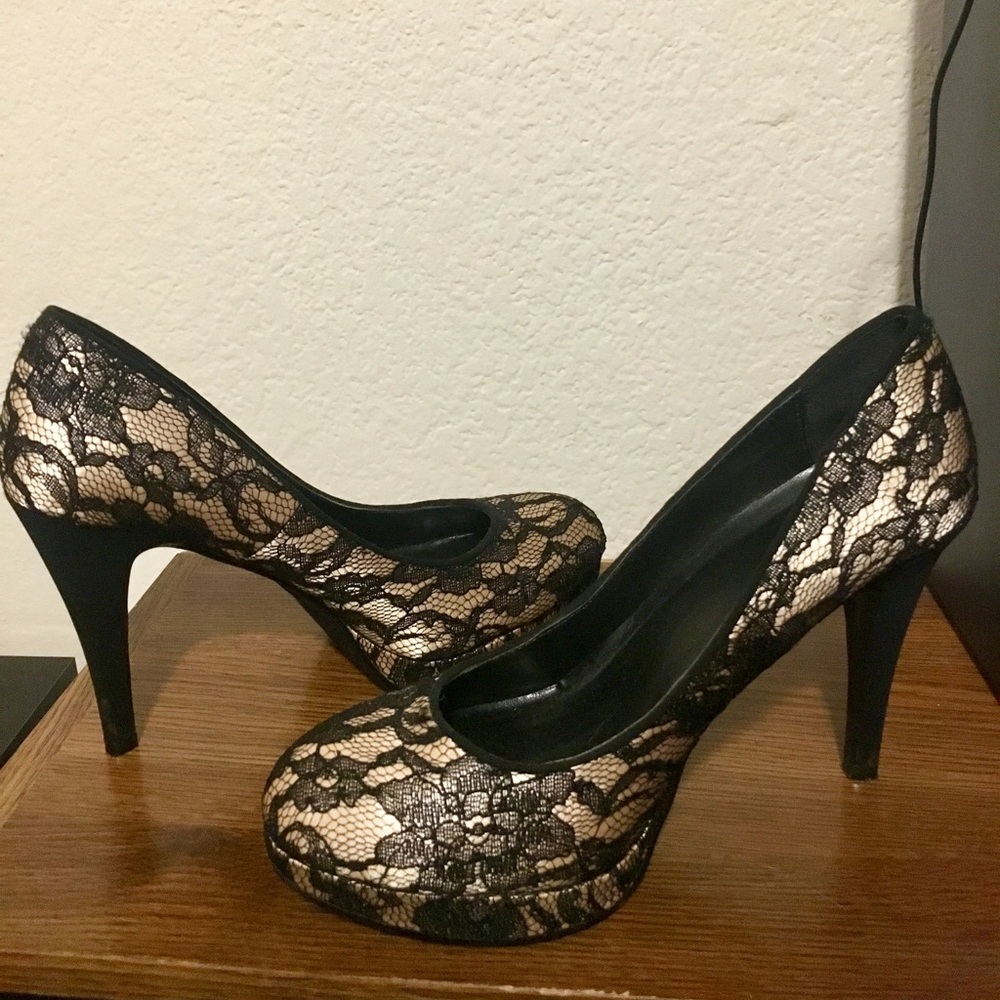 Sexy black lace pumps