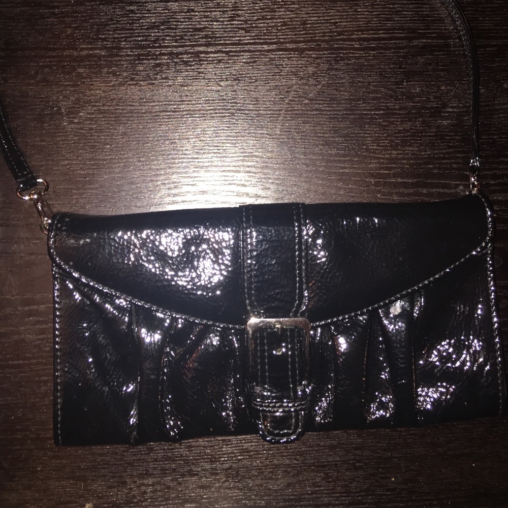 Black clutch