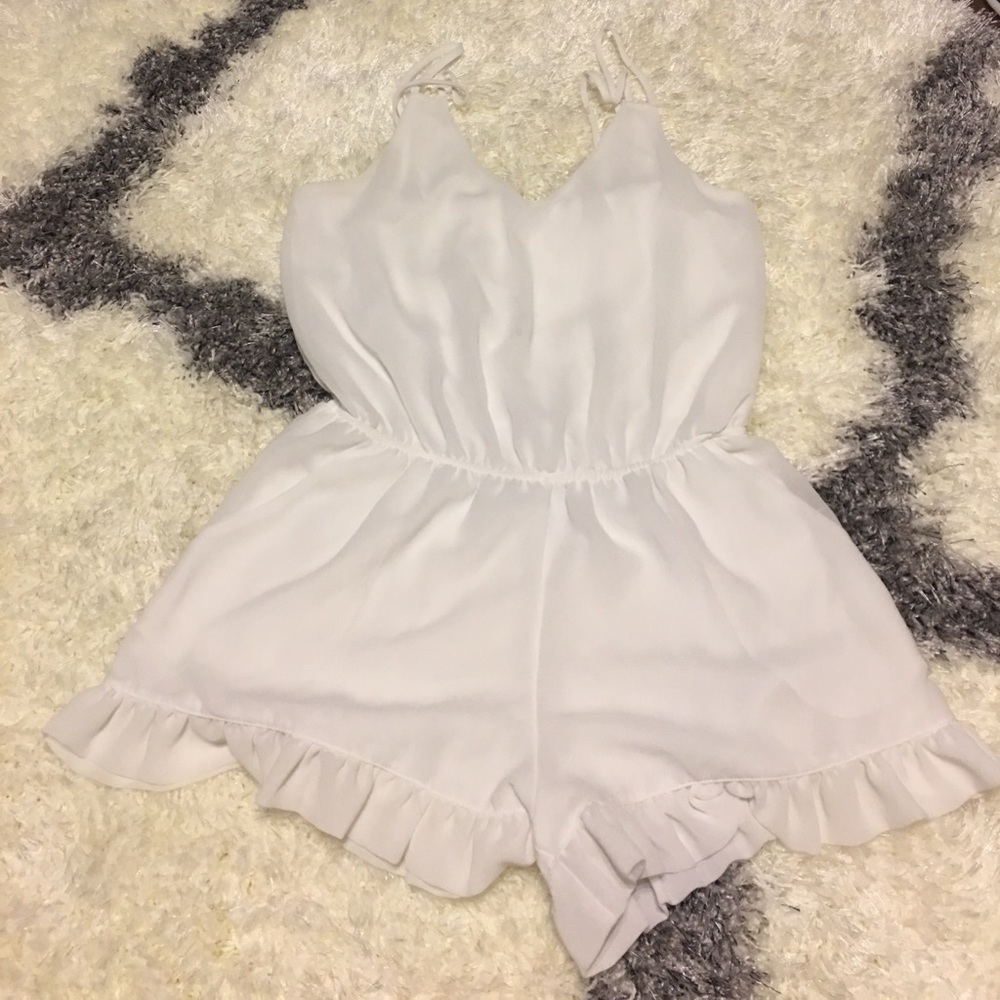 White romper with pockets