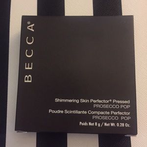 Becca Highlighter in prosecco pop