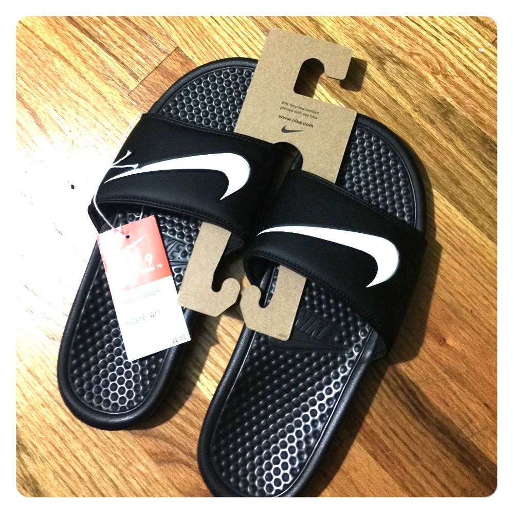 Nike flip flops