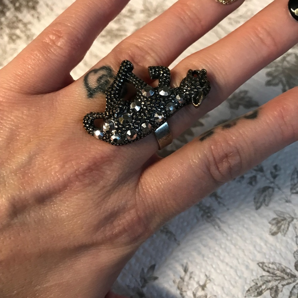 Wild cat ring
