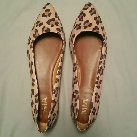 mia leopard flats