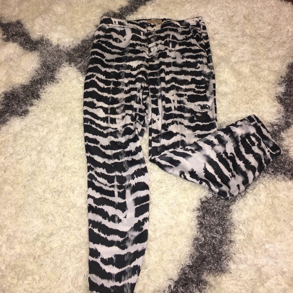 Guess zebra print pants