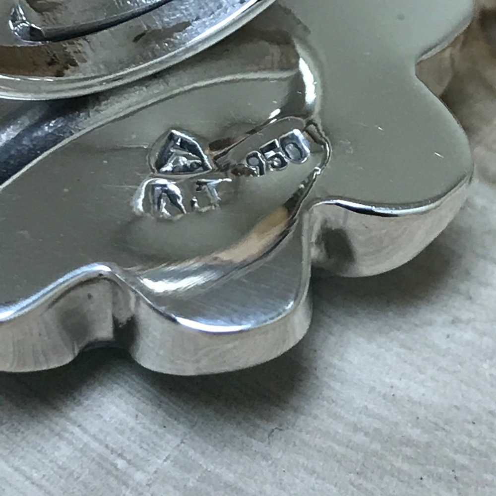 Something Different Check This Ring - image 8